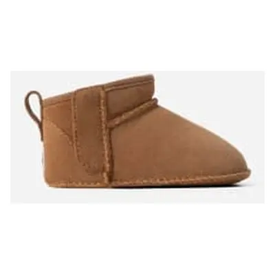 UGG Bottine Classic Ultra Mini pour Grand Enfant in Brown, Taille 16, Daim