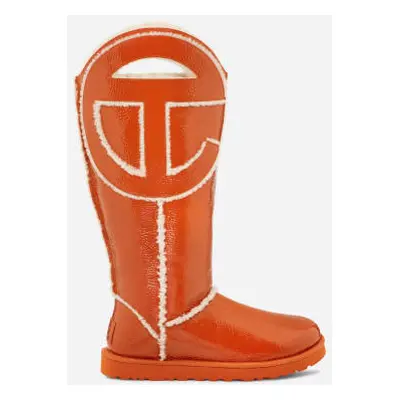 UGG x TELFAR Logo Tall Crinkle in Spicy Pumpkin, Taille 38, Cuir