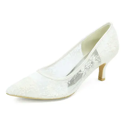 Chaussures de mariage dentelle ivoire bout pointu chaton talon glisser sur les talons de mariée